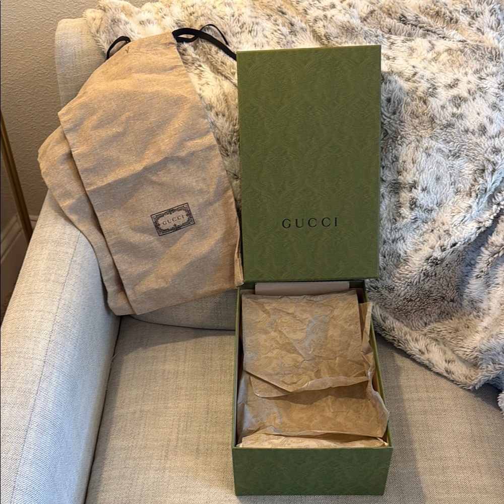 Gucci Olive Green Box with Beige shoe Dust Bags